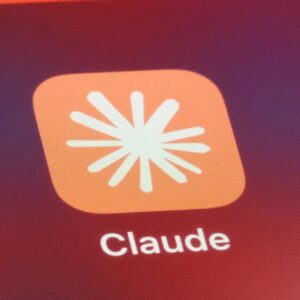 Claude Opus 4.8 : 4× moins d’erreurs et mode rapide 3× moins cher
