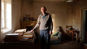 À 72 ans il chauffe sa maison sans le moindre radiateur : « Je nʼai rien inventé tout était déjà dans les vieux livres »