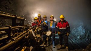 À plus de cinq mille mètres sous terre les foreurs ont trouvé de quoi chauffer une ville entière pendant des décennies