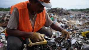 Ce métal que les industriels jetaient par tonnes dans les années 80 est devenu si rare quʼon le récupère aujourdʼhui dans les décharges