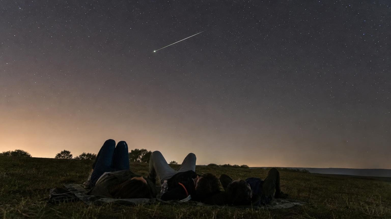 Comment et à quelle heure observer la pluie dʼétoiles filantes qui traversera le ciel français ce week-end