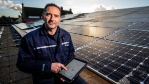 Un ingénieur a classé les panneaux solaires vendus en France selon leur rendement réel : les écarts sont plus larges quʼannoncé
