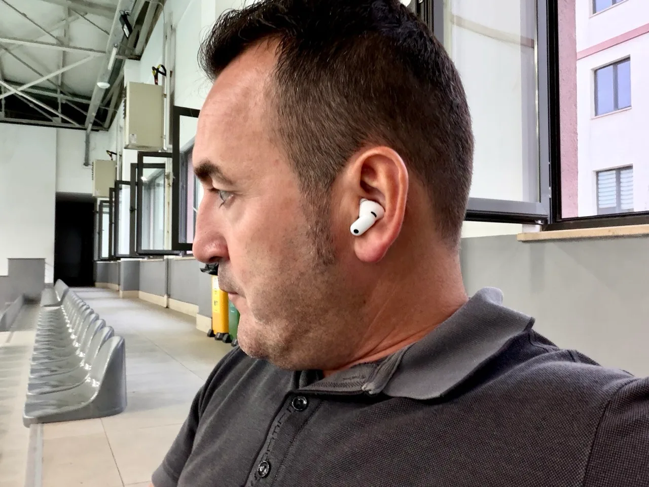 Design à tige courte et son équilibré : Huawei FreeBuds Neo, avis et test