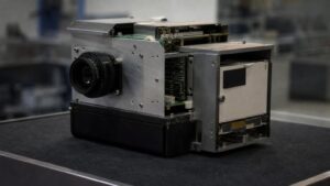 Le premier appareil photo numérique pesait 3 600 grammes et mettait 23 secondes à enregistrer une image de 10 000 pixels sur une cassette : Kodak lʼa rangé dans un tiroir